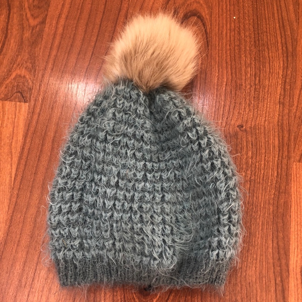 Pom Pom hat